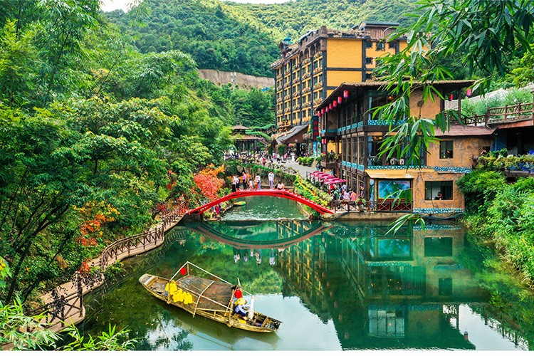 清远古龙峡网红河谷